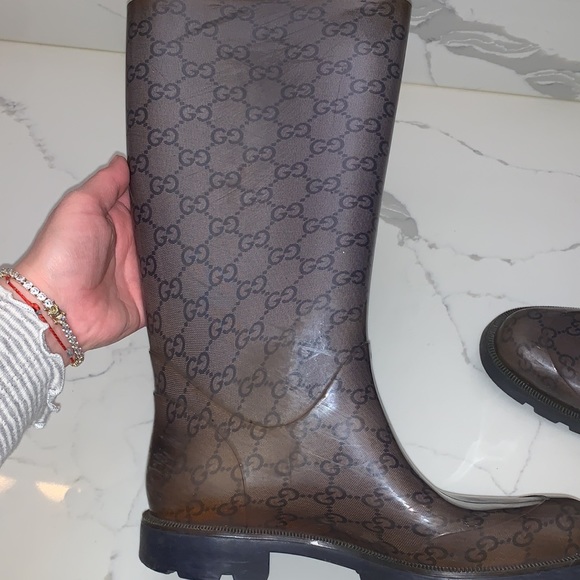 COPY - **Used**Gucci rain boots. - Picture 5 of 10